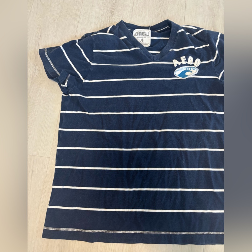 Aeropostale Blue and White Striped Tee Y2K